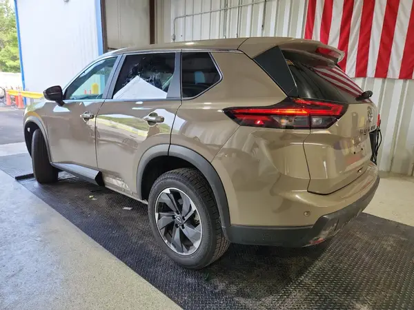 5N1BT3BA7SC775576 2025 NISSAN ROGUE - Image 2