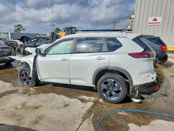 5N1BT3BA7SC855458 2025 NISSAN ROGUE - Image 2