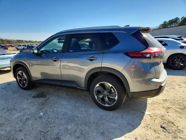 5N1BT3BA8RC670703 2024 NISSAN ROGUE - Image 2