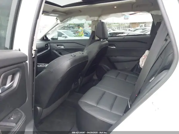 5N1BT3BA8RC744847 2024 NISSAN ROGUE - Image 8