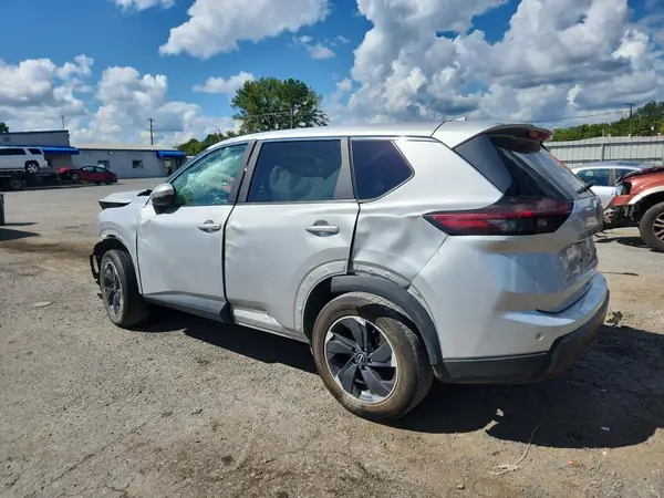 5N1BT3BA9RC678843 2024 NISSAN ROGUE - Image 2