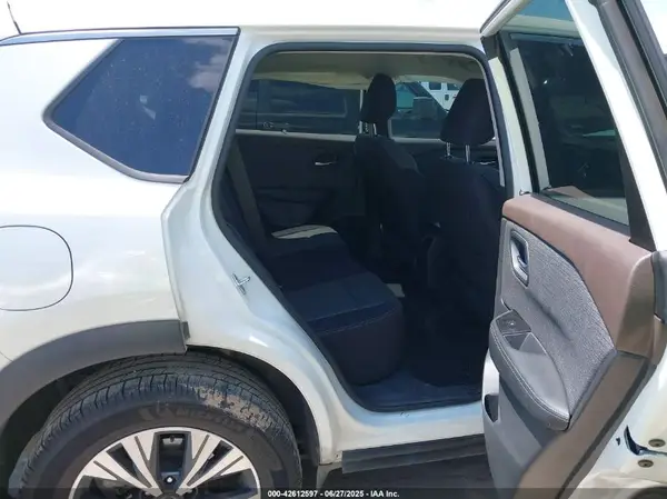 5N1BT3BAXPC681330 2023 NISSAN ROGUE - Image 8
