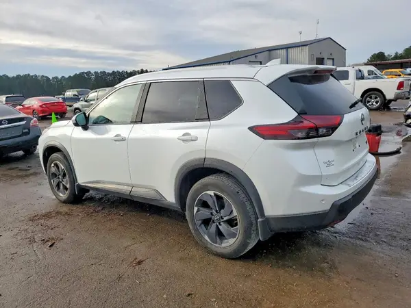 5N1BT3BAXRC738242 2024 NISSAN ROGUE - Image 2