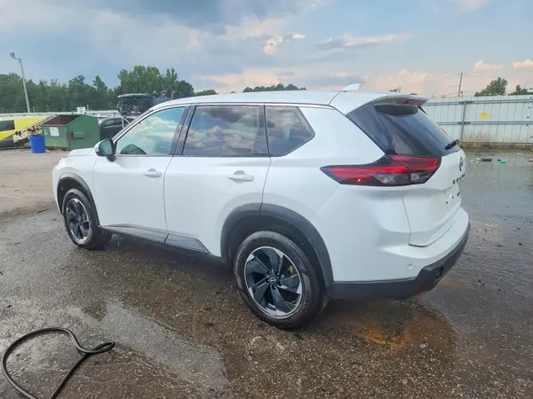 5N1BT3BB0RC688220 2024 NISSAN ROGUE - Image 2