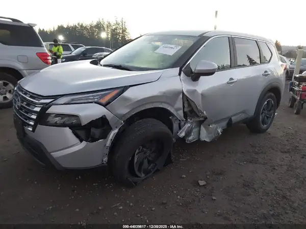 5N1BT3BB0SC808135 2025 NISSAN ROGUE - Image 2