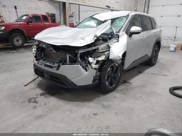 5N1BT3BB2SC831366 2025 NISSAN ROGUE - Image 2
