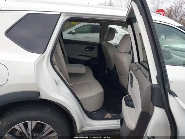 5N1BT3BB3PC676365 2023 NISSAN ROGUE - Image 8