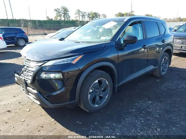 5N1BT3BB4RC735815 2024 NISSAN ROGUE - Image 2