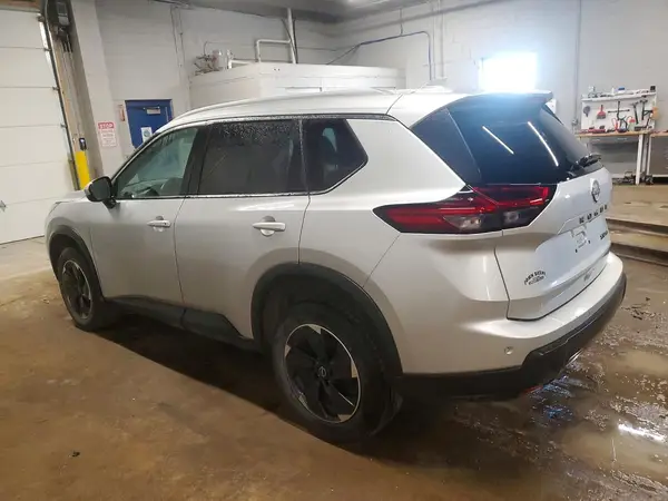 5N1BT3BB5RC685040 2024 NISSAN ROGUE - Image 2