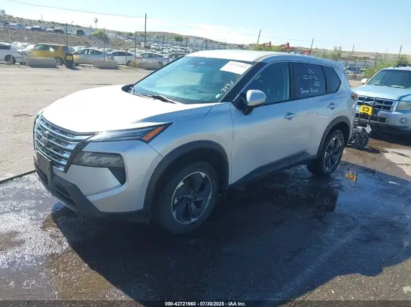 5N1BT3BB5RC704735 2024 NISSAN ROGUE - Image 2