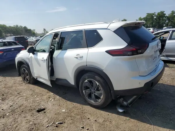 5N1BT3BB5RC743437 2024 NISSAN ROGUE - Image 2