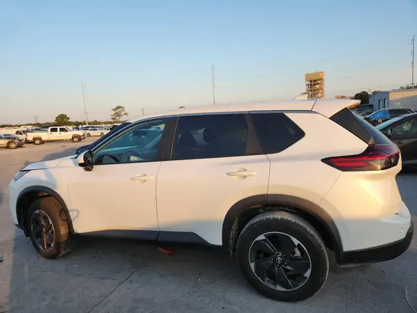 5N1BT3BB8RC687008 2024 NISSAN ROGUE - Image 2