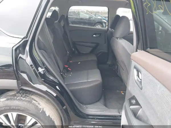 5N1BT3BBXPC928256 2023 NISSAN ROGUE - Image 8
