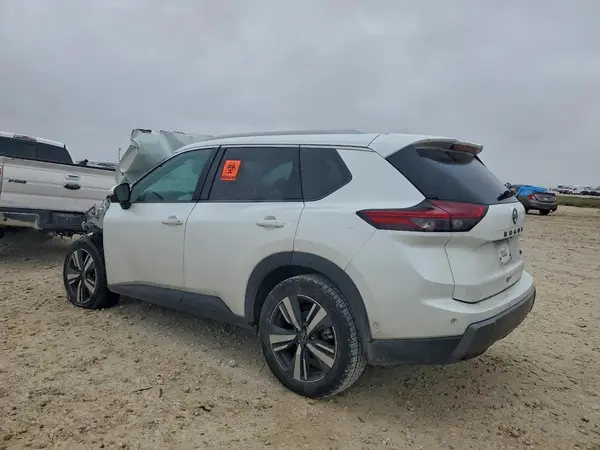 5N1BT3CA0RC674744 2024 NISSAN ROGUE - Image 2