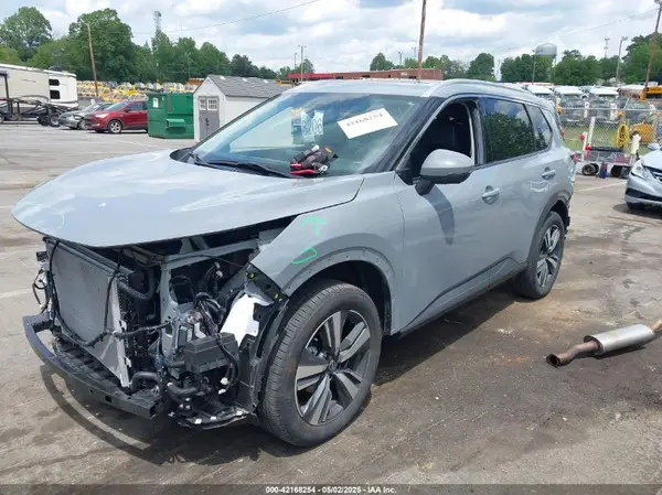 5N1BT3CA0RC746039 2024 NISSAN ROGUE - Image 2