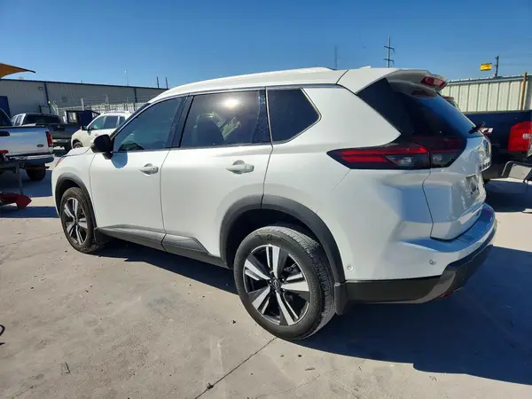 5N1BT3CA1RC733784 2024 NISSAN ROGUE - Image 2