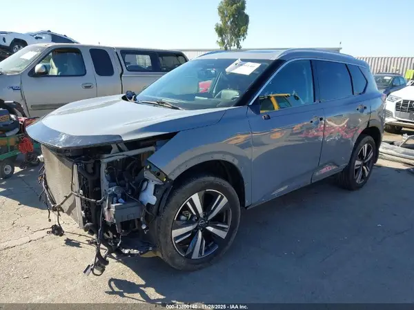5N1BT3CA2NC690597 2022 NISSAN ROGUE - Image 2