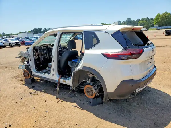 5N1BT3CA2PC947616 2023 NISSAN ROGUE - Image 2