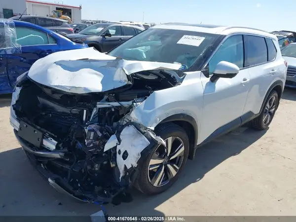 5N1BT3CA2RC720705 2024 NISSAN ROGUE - Image 2