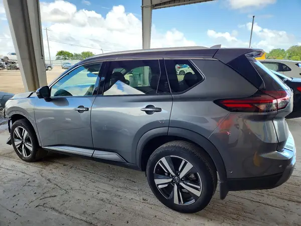 5N1BT3CA2RC744082 2024 NISSAN ROGUE - Image 2