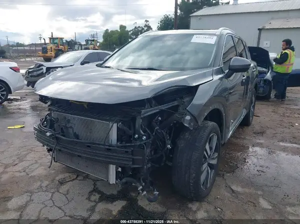 5N1BT3CA4PC674775 2023 NISSAN ROGUE - Image 2