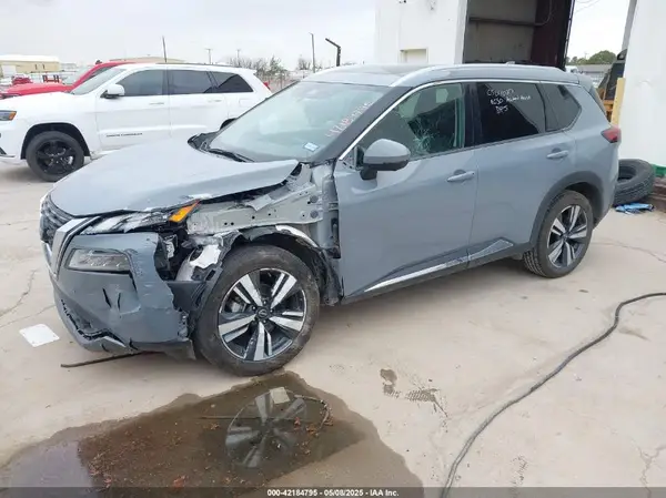 5N1BT3CA5PC802778 2023 NISSAN ROGUE - Image 2