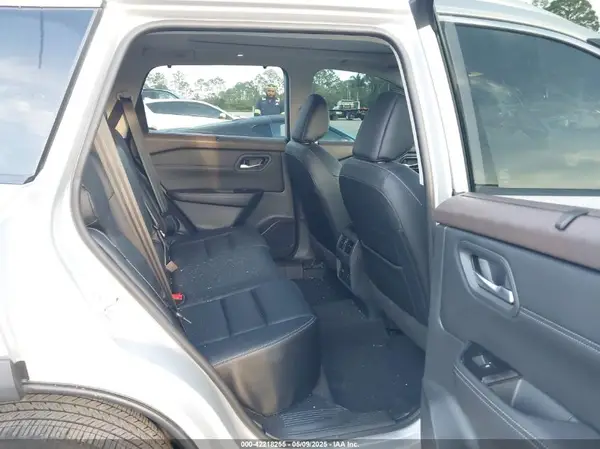 5N1BT3CA6PC688497 2023 NISSAN ROGUE - Image 8