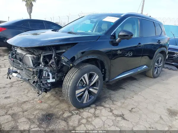 5N1BT3CA6PC824563 2023 NISSAN ROGUE - Image 2