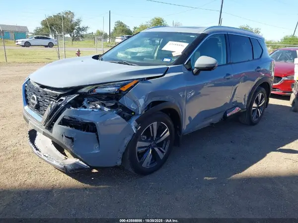 5N1BT3CA6PC826765 2023 NISSAN ROGUE - Image 2
