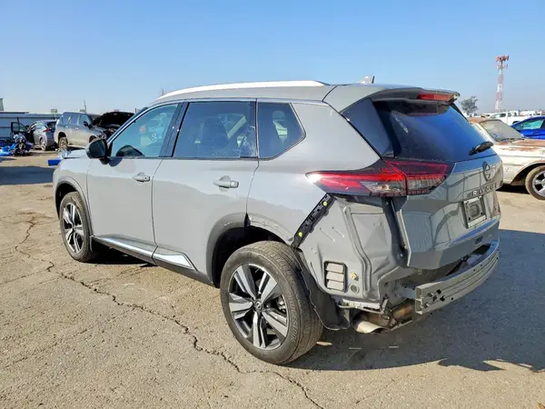 5N1BT3CA6PC932956 2023 NISSAN ROGUE - Image 2
