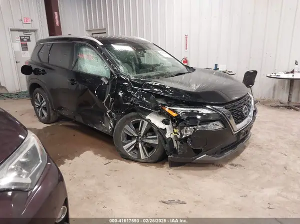 5N1BT3CB2PC815657 2023 NISSAN ROGUE - Image 1