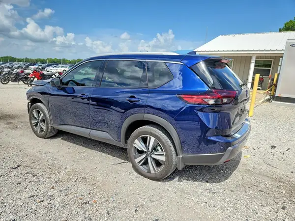 5N1BT3CB2RC713987 2024 NISSAN ROGUE - Image 2