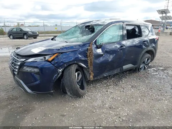 5N1BT3CB2RC717926 2024 NISSAN ROGUE - Image 2