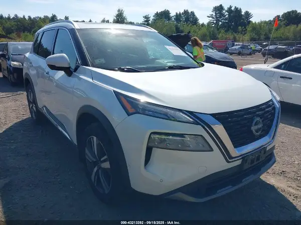 5N1BT3CB4NC722698 2022 NISSAN ROGUE - Image 1