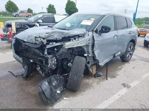 5N1BT3CB4PC878517 2023 NISSAN ROGUE - Image 2