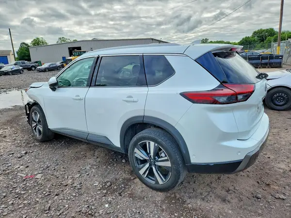 5N1BT3CB6RC723874 2024 NISSAN ROGUE - Image 2