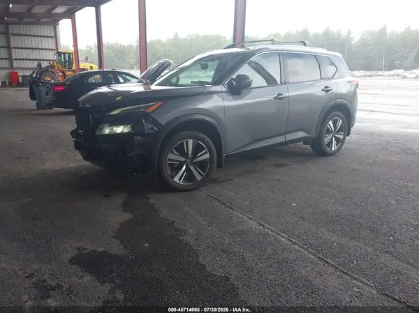 5N1BT3CB9RC677313 2024 NISSAN ROGUE - Image 2