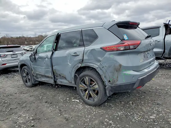 5N1BT3CBXRC715227 2024 NISSAN ROGUE - Image 2