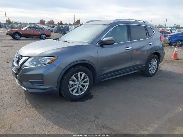5N1ET2MT0HC780682 2017 NISSAN ROGUE - Image 2