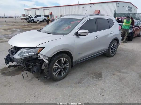 5N1ET2MT3HC794835 2017 NISSAN ROGUE - Image 2