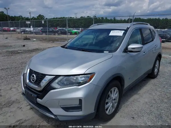 5N1ET2MT3HC814856 2017 NISSAN ROGUE - Image 2