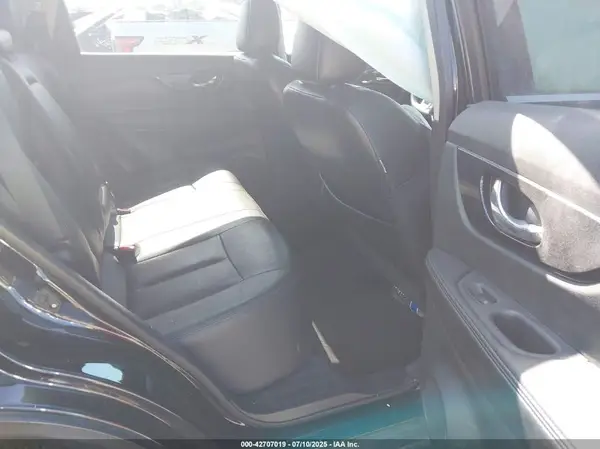 5N1ET2MT4HC779499 2017 NISSAN ROGUE - Image 8