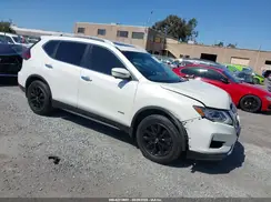 5N1ET2MT4JC847077 2018 NISSAN ROGUE