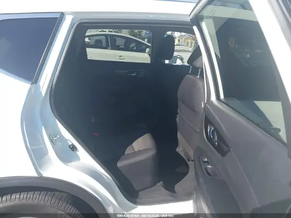5N1ET2MT5JC828490 2018 NISSAN ROGUE - Image 8