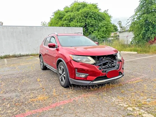 5N1ET2MT6HC780069 2017 NISSAN ROGUE - Image 1