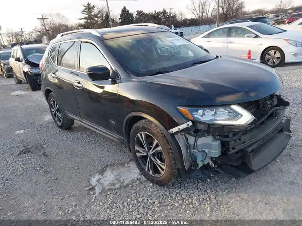 5N1ET2MT6JC820592 2018 NISSAN ROGUE - Image 1