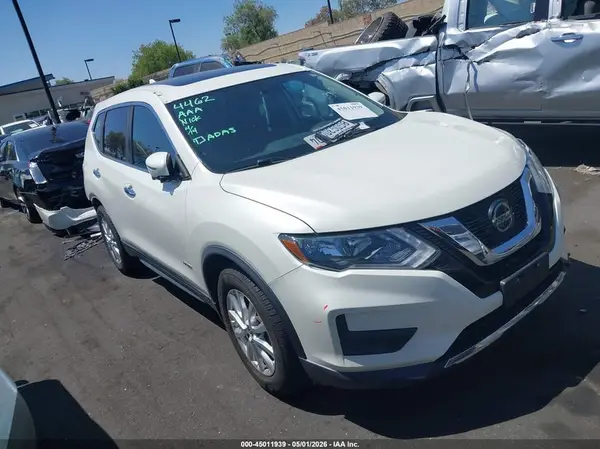 5N1ET2MT6JC841085 2018 NISSAN ROGUE - Image 1