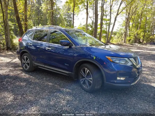 5N1ET2MT7HC807148 2017 NISSAN ROGUE - Image 1