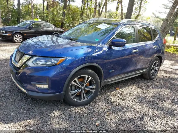 5N1ET2MT7HC807148 2017 NISSAN ROGUE - Image 2
