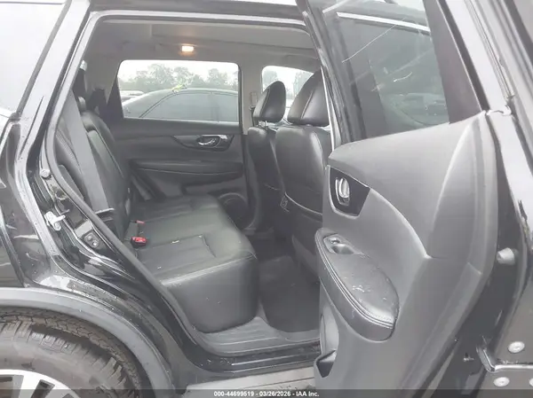 5N1ET2MT7JC802246 2018 NISSAN ROGUE - Image 8